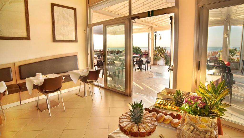 Hotel Corallo Lido di Jesolo Exterior photo