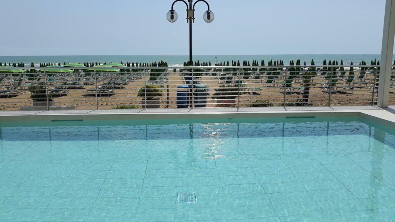 Hotel Corallo Lido di Jesolo Exterior photo