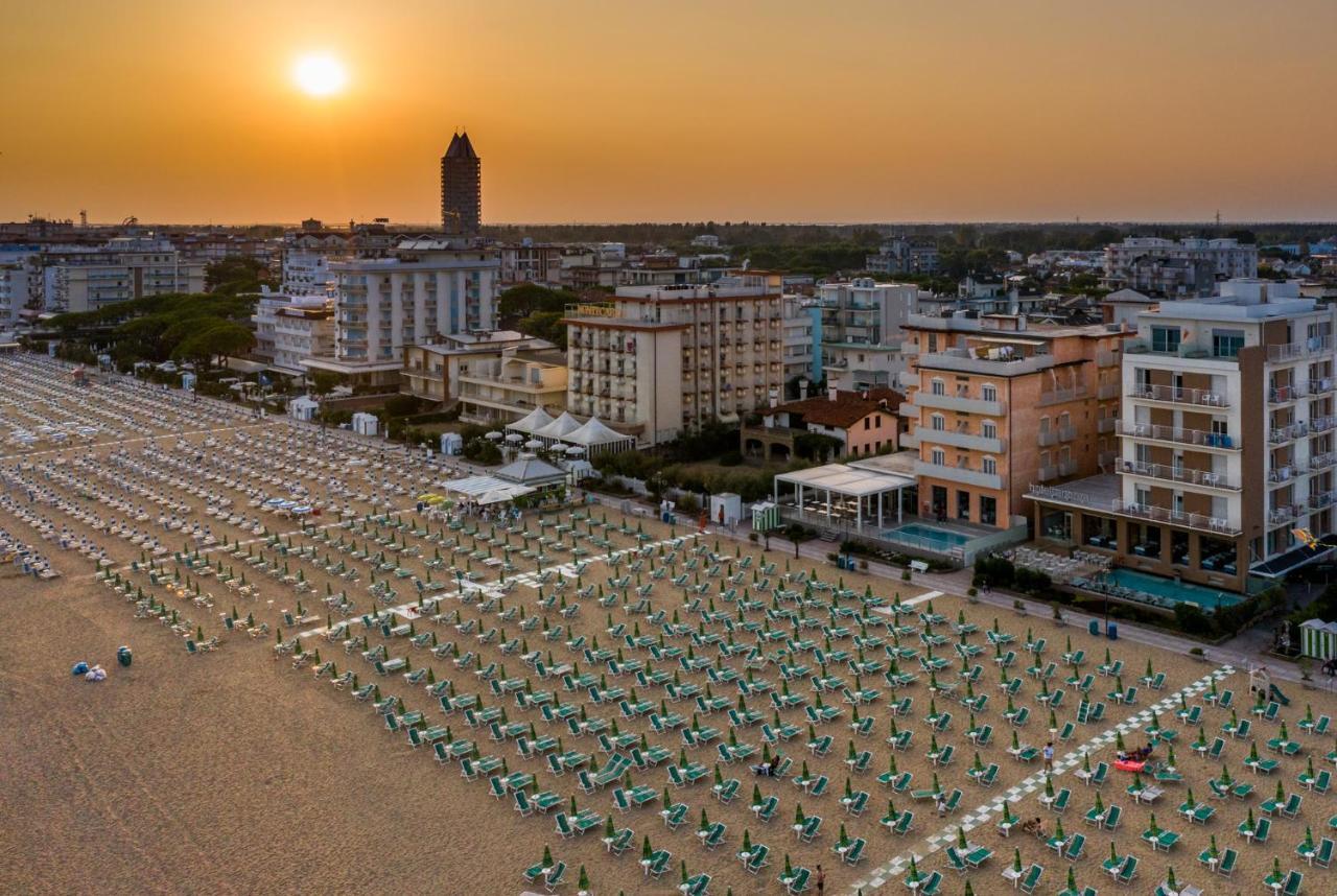 Hotel Corallo Lido di Jesolo Exterior photo